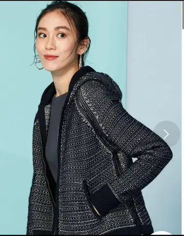 [ 최종 가격 ] DoCLASSE 두클라쎄 지퍼 후드티