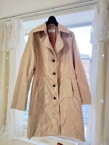40 사이즈 베이지 트렌치코트 버튼 포함 바니스뉴욕