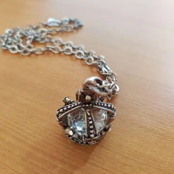 BPN 크라운 목걸이