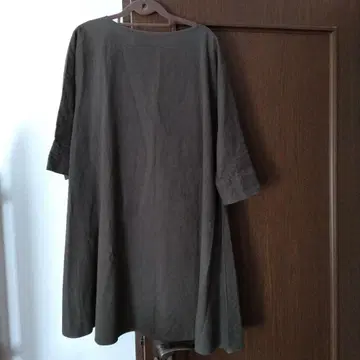 VERITECOEUR 롱 기장 블라우스