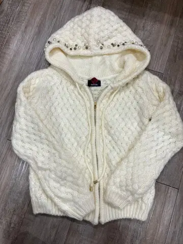 10m 305 DaTuRa 후드티 화이트