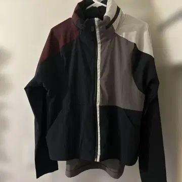 Under Armour 액티브 자켓