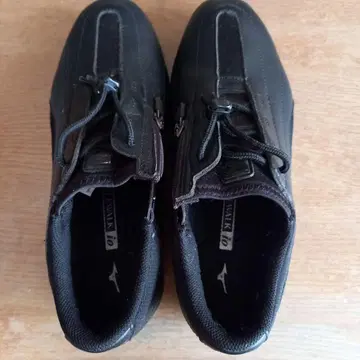 미즈노 FREEWALKU io 블랙 스니커즈