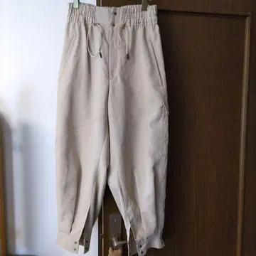 베이지 카고 팬츠 허리밴딩 포함