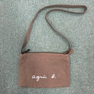 agnes b. WEB 한정판 로고 사코슈