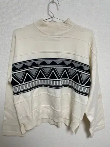 w closet 하이넥 스웨터