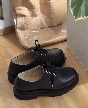 simply complicated lug derby 26cm