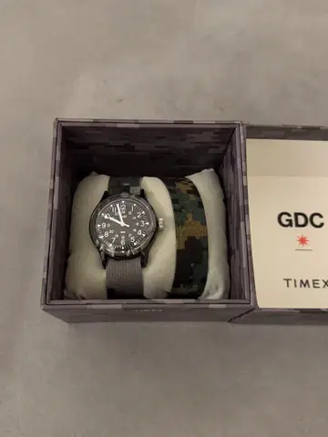 GDC와 TIMEX의 콜라보레이션 모델