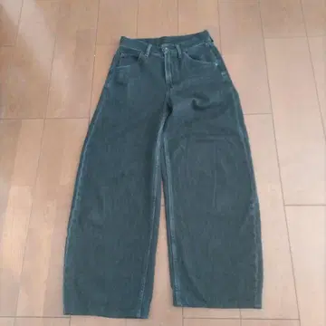 유니클로 배기 커브진 21