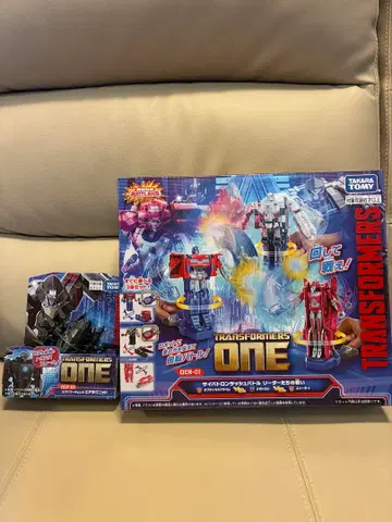 트랜스포머 ONE OCR-01과 OCP-03 에어라크니드 2개