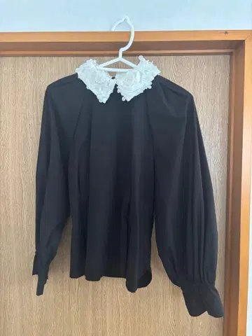 아메노치하레 블라우스