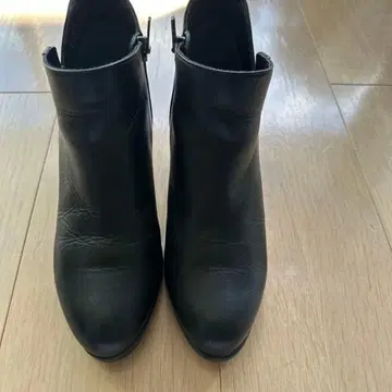 REGAL 가죽 블랙 부티 중간 힐 백 지퍼