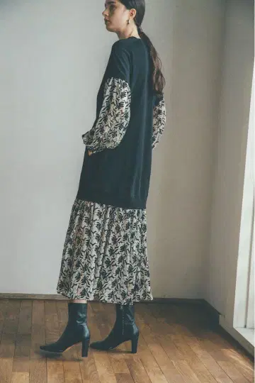 CLANE 클라네 꽃무늬 절개 원피스 블랙