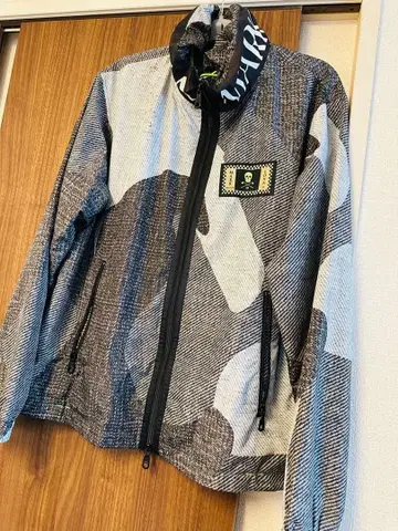 마크앤로나 윈드 브레이커