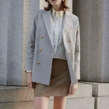 Mila Owen 베이지 테일러드 자켓