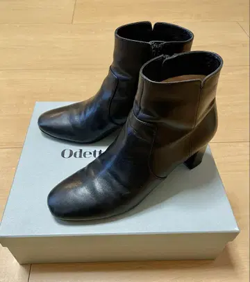 Odette 블랙 가죽 숏부츠 힐 약 5cm