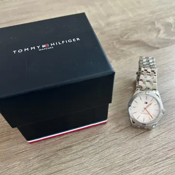 TOMMY HILFIGER 실버 캐주얼 워치