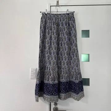 새상품급 CRAFT 꽃무늬 롱 스커트 꽃무늬 스커트 롱 스커트 허리밴딩