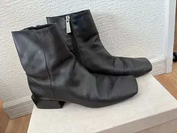 ZARA 블랙 가죽 숏부츠