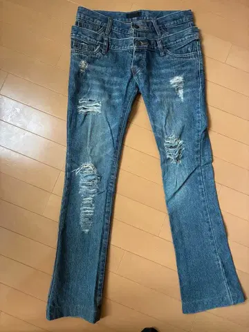 데미지 가공 블루 데님 라스트 씬