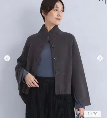 그린 라벨 릴랙싱 하이넥 판초 니트