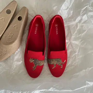 새상품 VIVIAIA 39 레오파드 무늬 레드 로퍼 H&M mango
