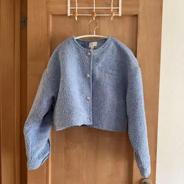 H&M 라이트 블루 노카라 자켓 크롭 기장