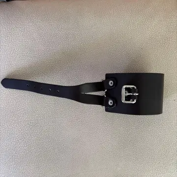 블랙 가죽 버클 달린 뱅글 666