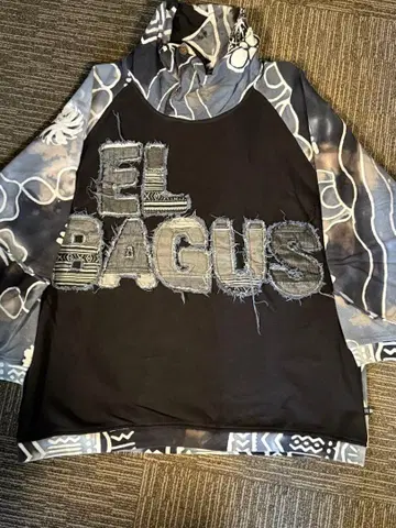 EL BAGUS 자수 터틀넥 후드티