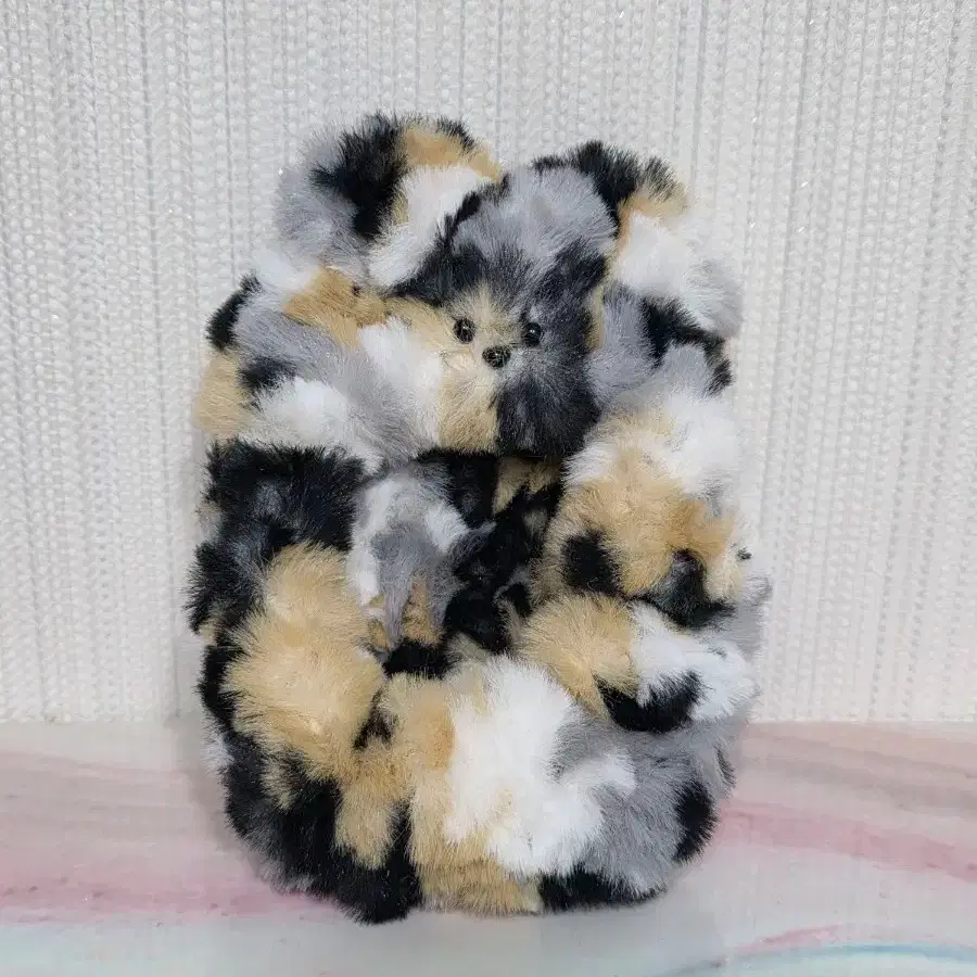 Fluffy Poca Holder