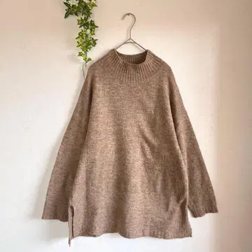 DouDou 두두 새상품급 하이넥 오버 실루엣 니트