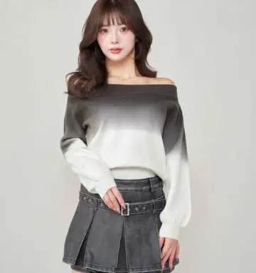 다리치 그라데이션 오프숄더 니트탑 BLK