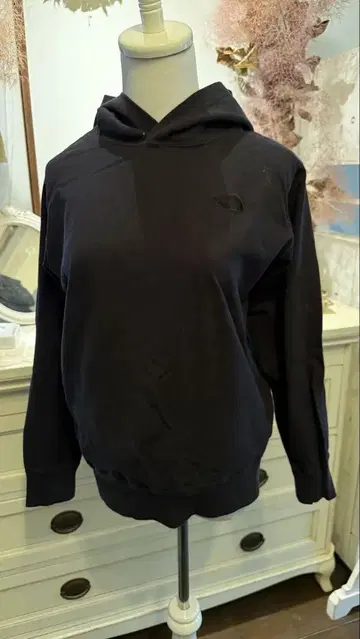 [ 컨디션 최상 ] THE NORTH FACE 블랙 후드 부착 후드티