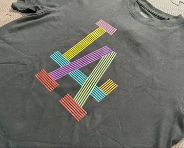 LA 스트라이프 디자인 T셔츠 블랙 size: S