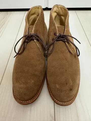 THE BEAMS SHOES 브라운 스웨이드 처카 부츠