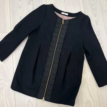노카라 프릴 지퍼 자켓 블랙