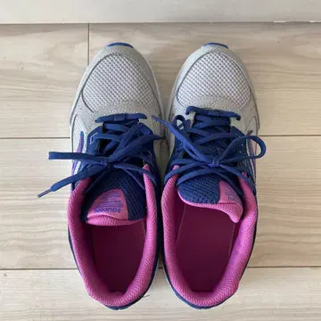Saucony 써코니 스니커즈 25cm