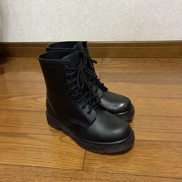 블랙 레이스업 레인부츠