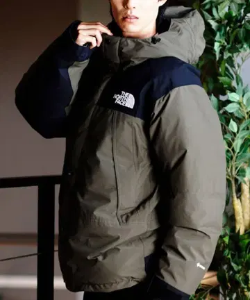 THE NORTH FACE 다운 자켓 올리브 그린