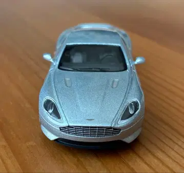 애스턴 마틴 DB9 실버 (교쇼)