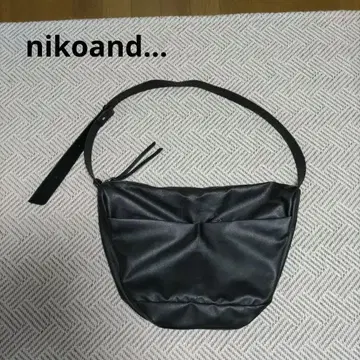 nikoand 숄더백 블랙 이번 시즌