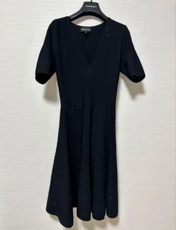 새상품급 ARMANI 블랙 V넥 반팔 원피스 40