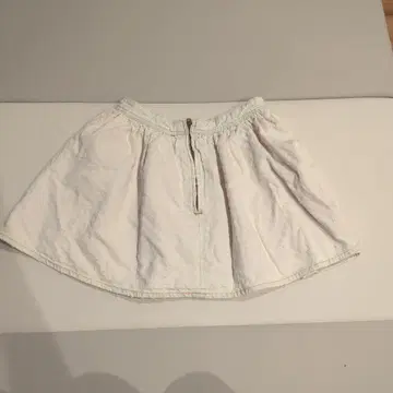 RNA 화이트 플레어 스커트