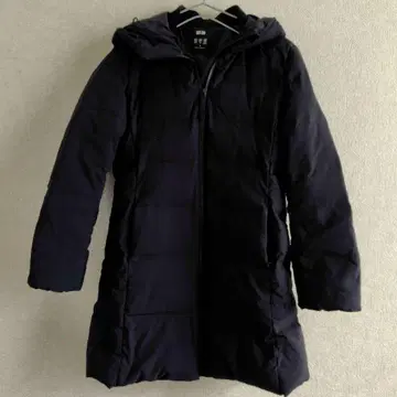 UNIQLO 블랙 심리스 다운 코트 S