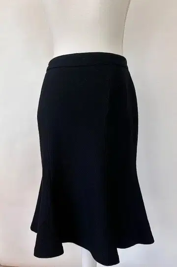 INED 미디 스커트 9호 블랙