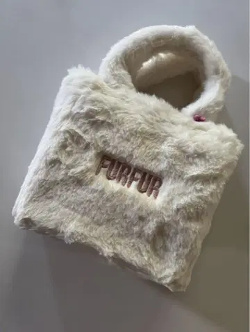 FURFUR 화이트 퍼 토트백