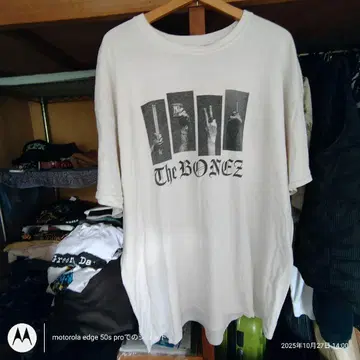 The BONEZ XXL 티셔츠 크림색
