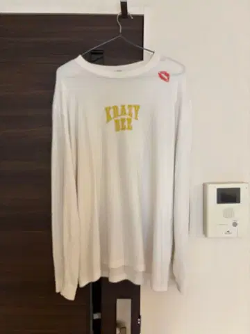 KRAZY BEE 긴팔 티셔츠 화이트