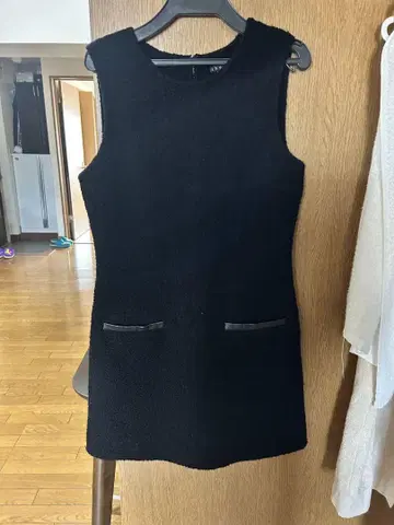 theory 슬리브리스 블랙 원피스