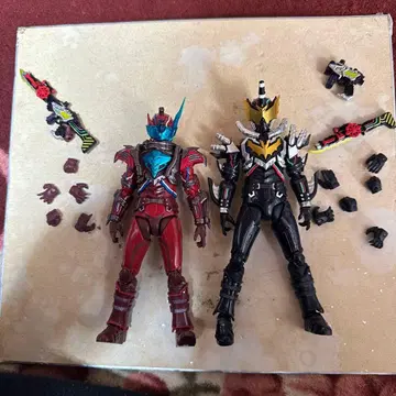 S.H.피규아트 가면라이더 빌드 나이트 로그 브래드 스타크